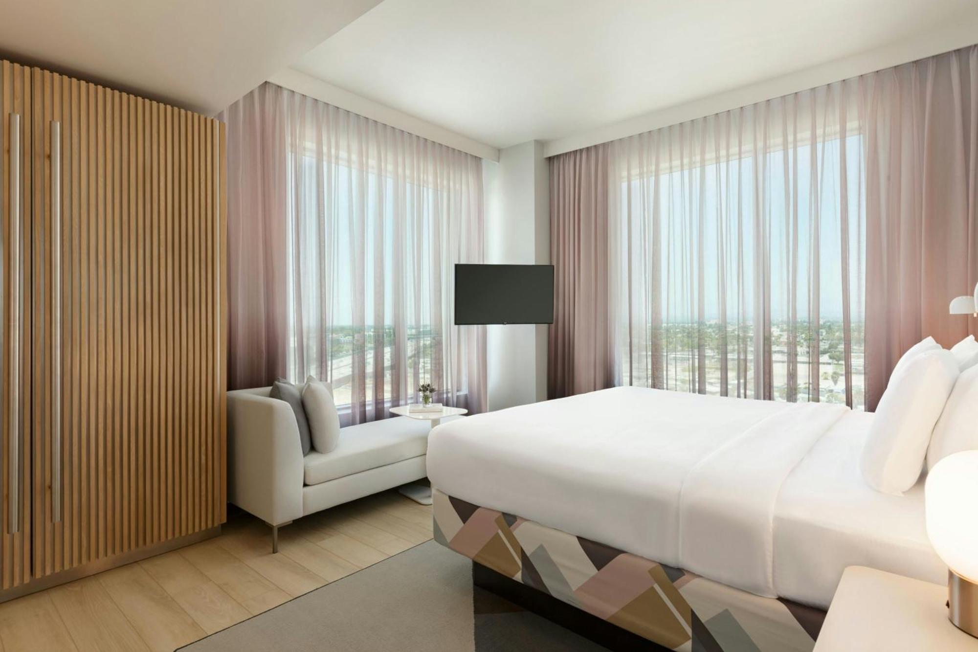 The Viv Hotel, Anaheim, A Tribute Portfolio Hotel Экстерьер фото A bedroom at the hotel